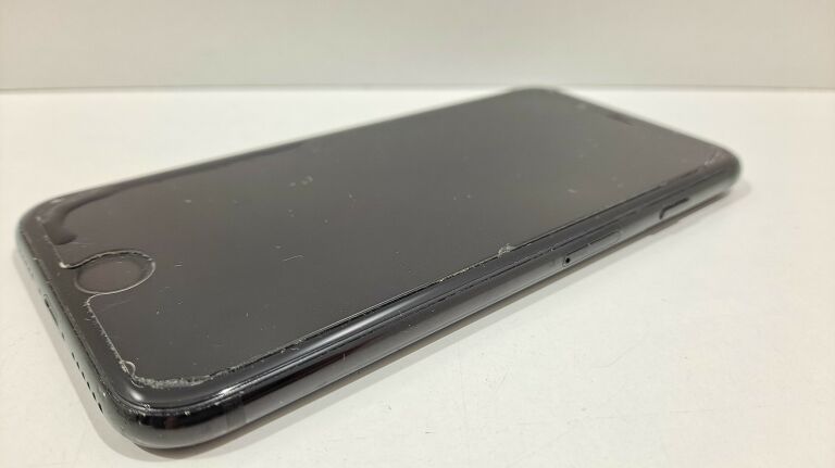 SMARTFON APPLE IPHONE 7 256 GB /BLOKADA AKTYWACJI