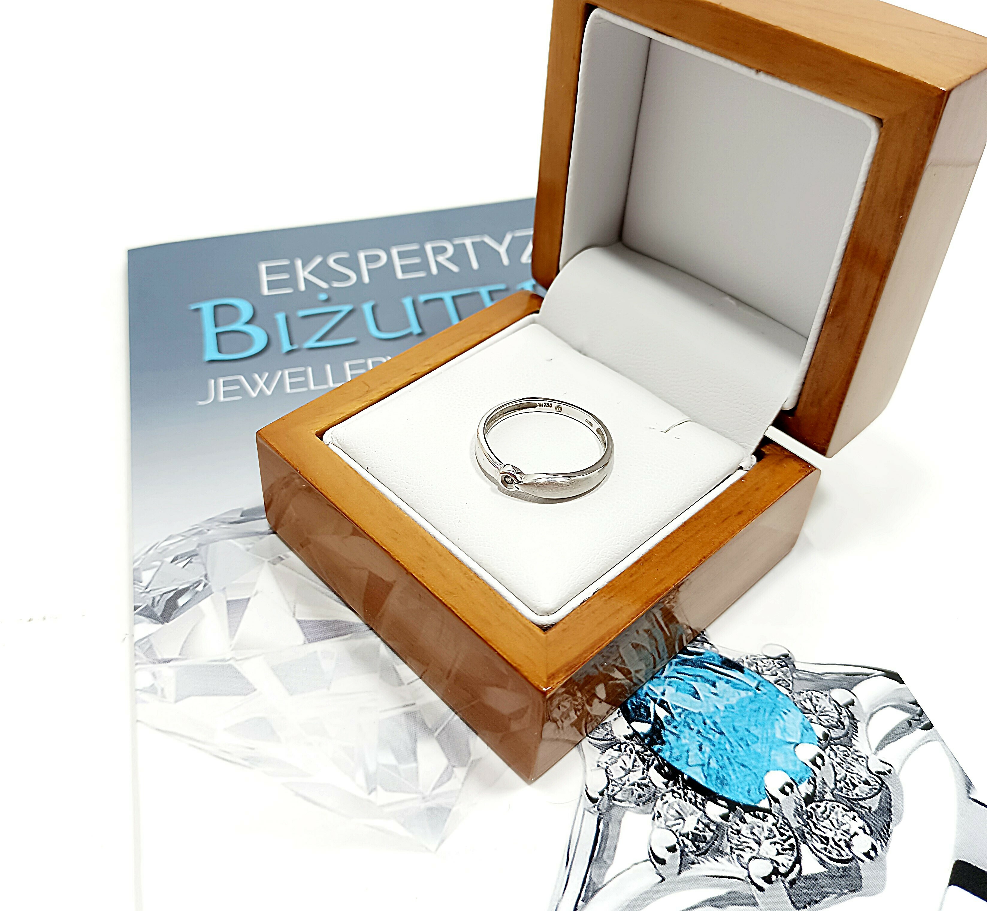 piekny-pierscionek-750-z-brylantem-215g-r12-kolor-249512-1647429