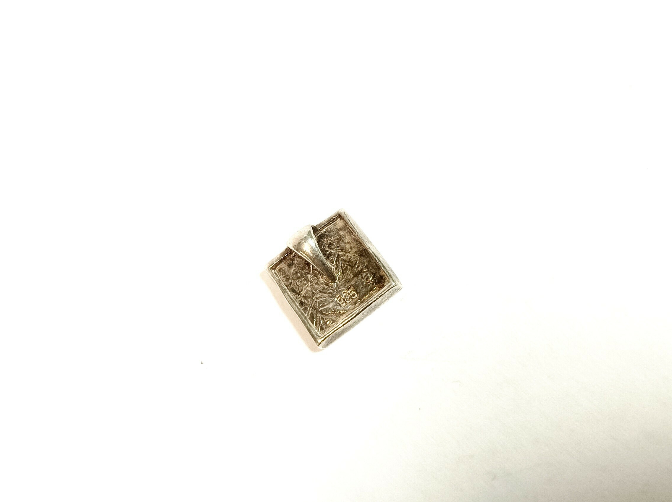 srebrna-kwadratowa-zawieszka-z-obwodka-166g-material-15835-4