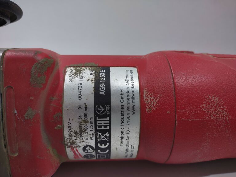 SZLIFIERKA KĄTOWA AG9-125XE MILWAUKEE 125 MM 850W