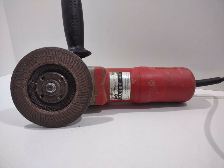 SZLIFIERKA KĄTOWA AG9-125XE MILWAUKEE 125 MM 850W