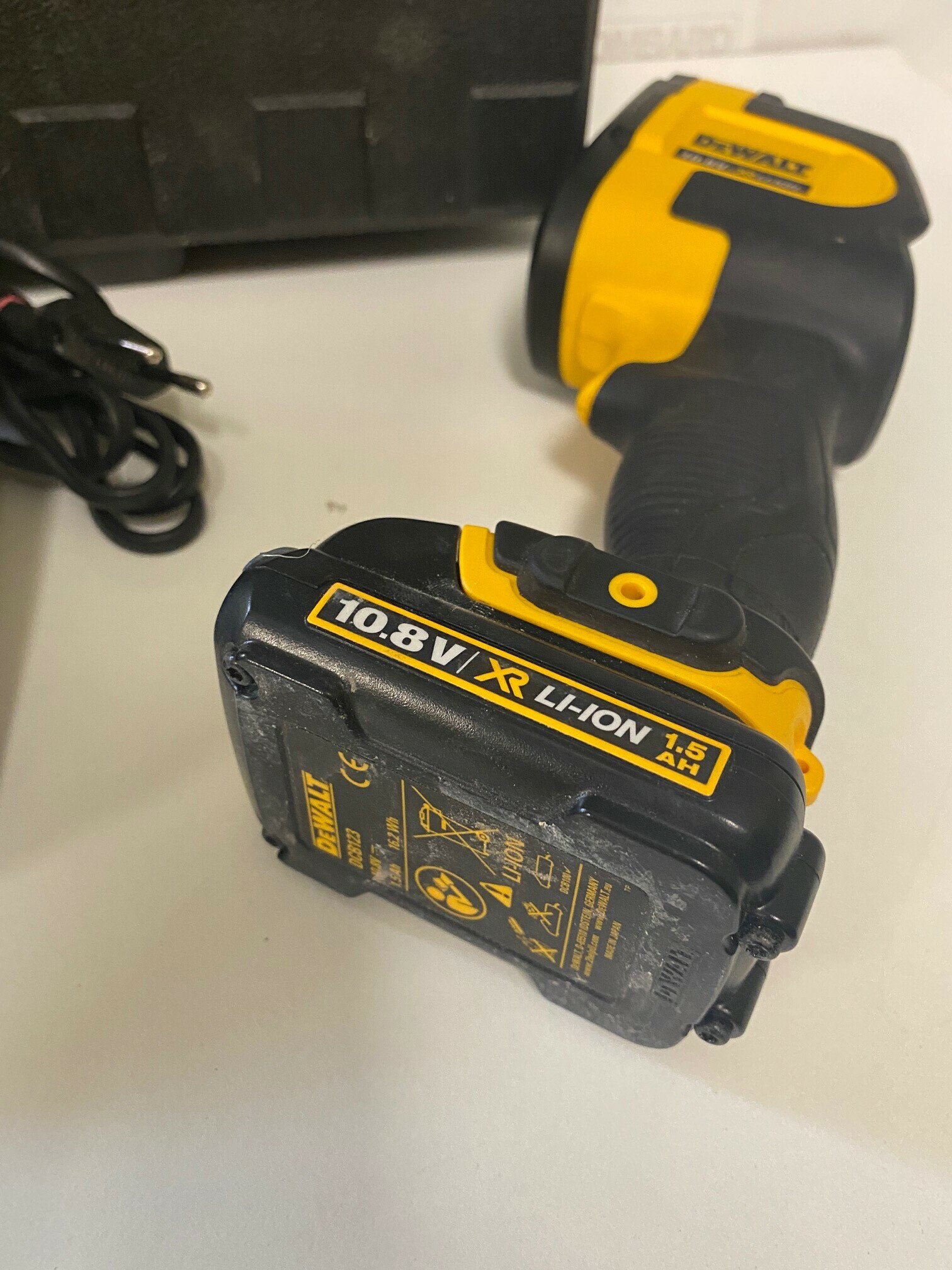 kamera-termowizyjna-dewalt-dct416s1-komplet-stan-uzywany