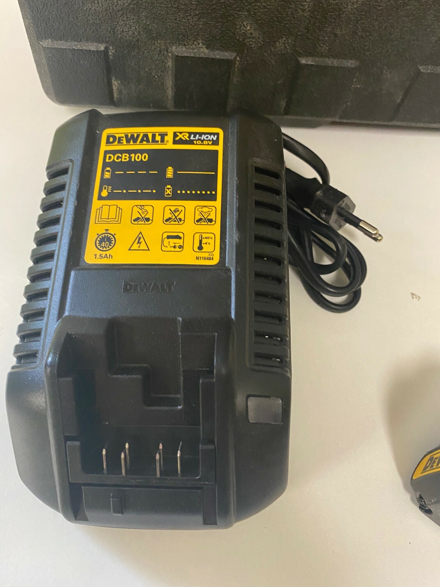 kamera-termowizyjna-dewalt-dct416s1-komplet-rodzaj-kamera-termowizyjna