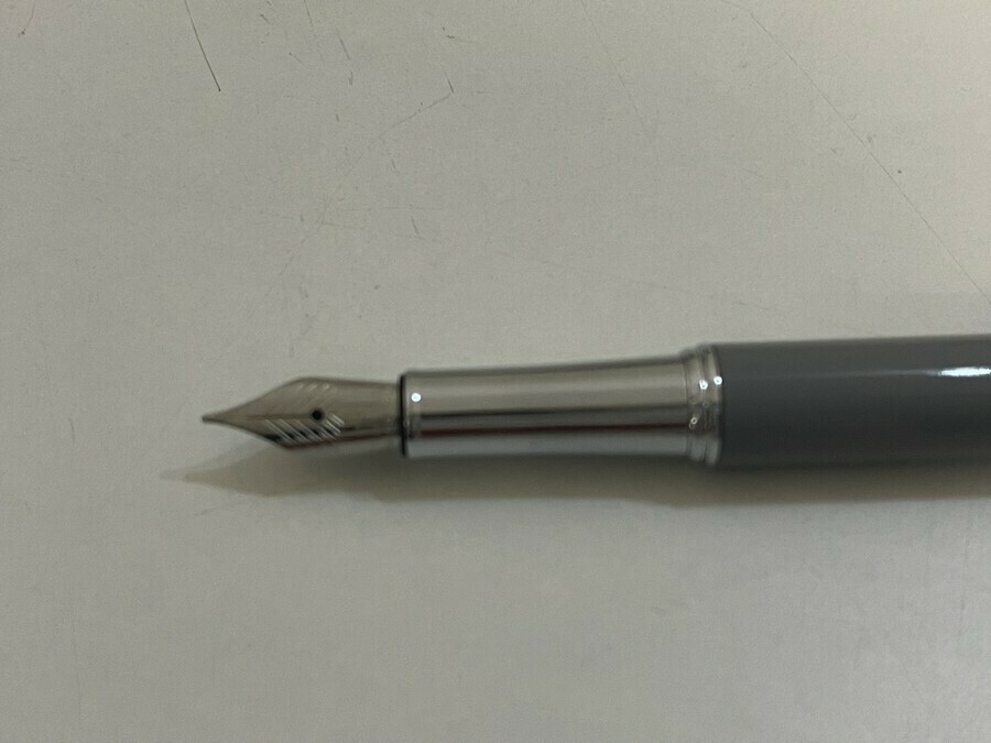 zestaw-notatnik-z-piorem-hugo-boss-stan-uzywany