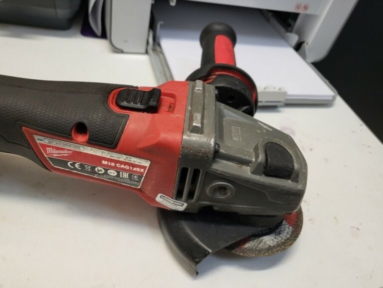 SZLIFIERKA KĄTOWA MILWAUKEE M18 CAG125X