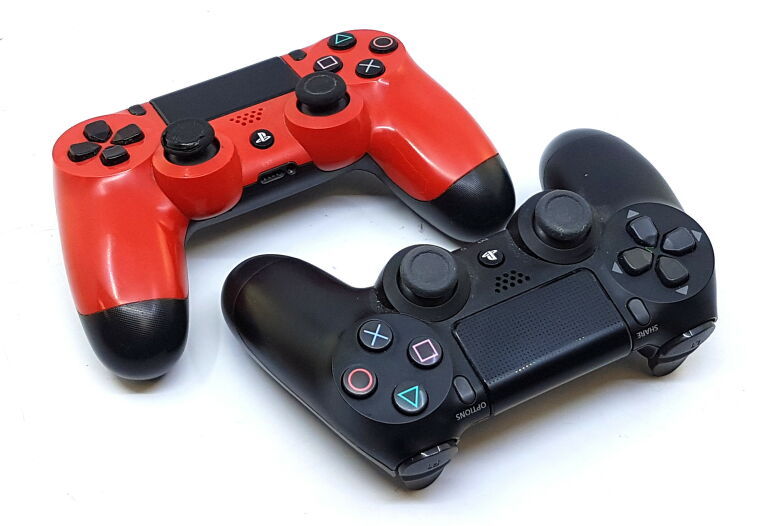 KONSOLA PS4 500GB 2 PADY KOLEKCJA GIER 14 SZT.