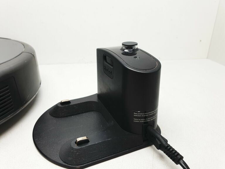 ROBOT SPRZĄTAJĄCY IROBOT ROOMBA 676