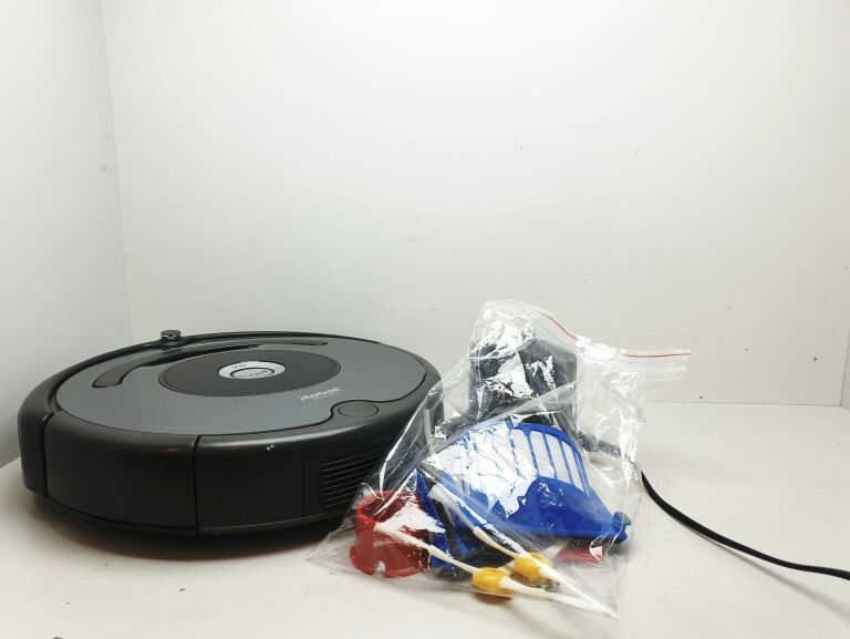 ROBOT SPRZĄTAJĄCY IROBOT ROOMBA 676