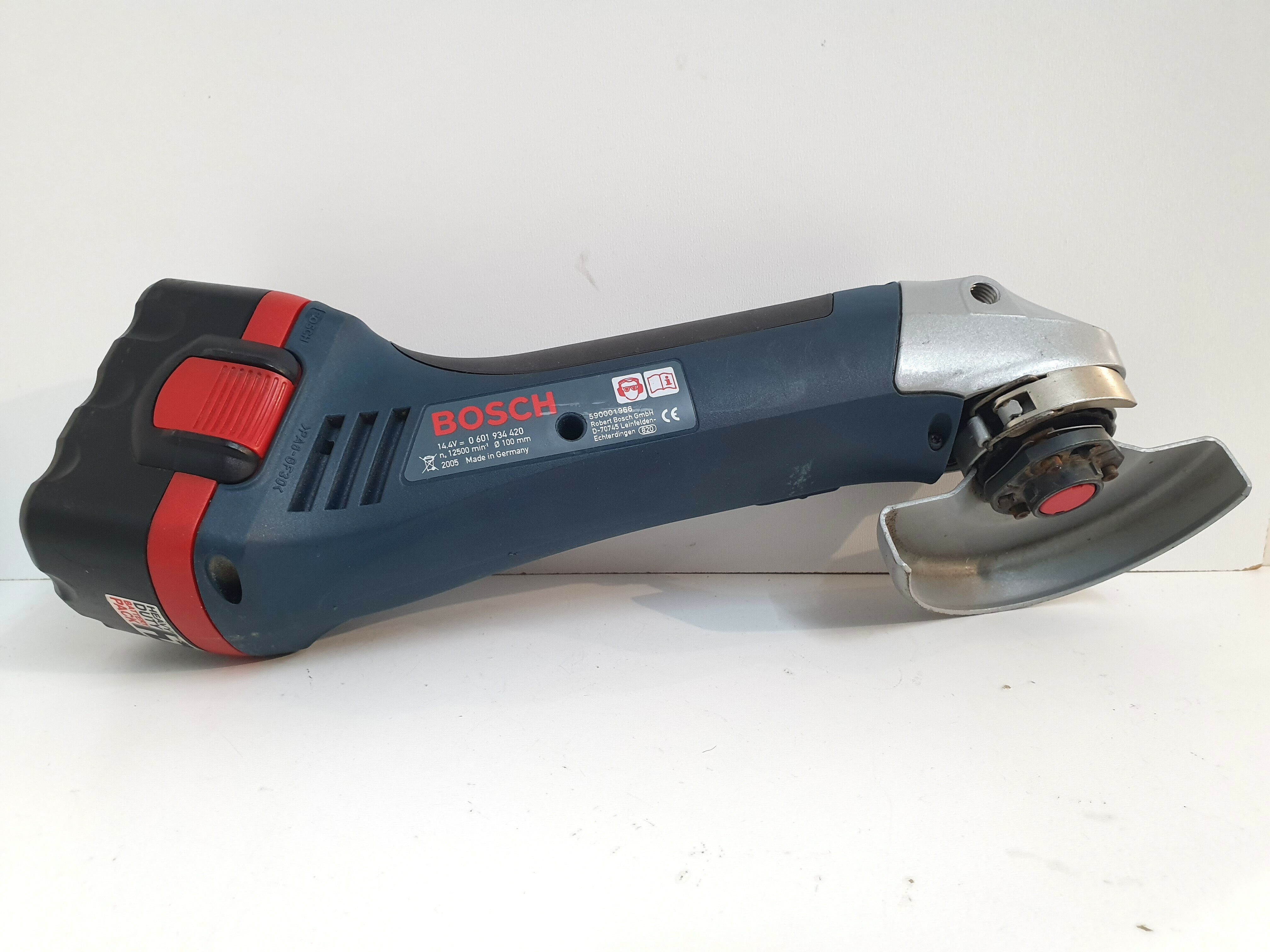 szlifierka-bosch-gws-144v-lad-marka-bosch