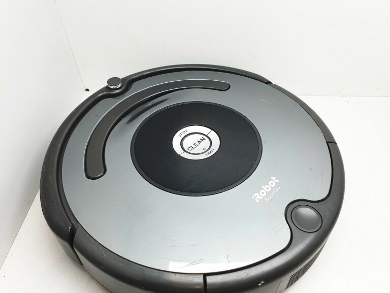 ROBOT SPRZĄTAJĄCY IROBOT ROOMBA 676