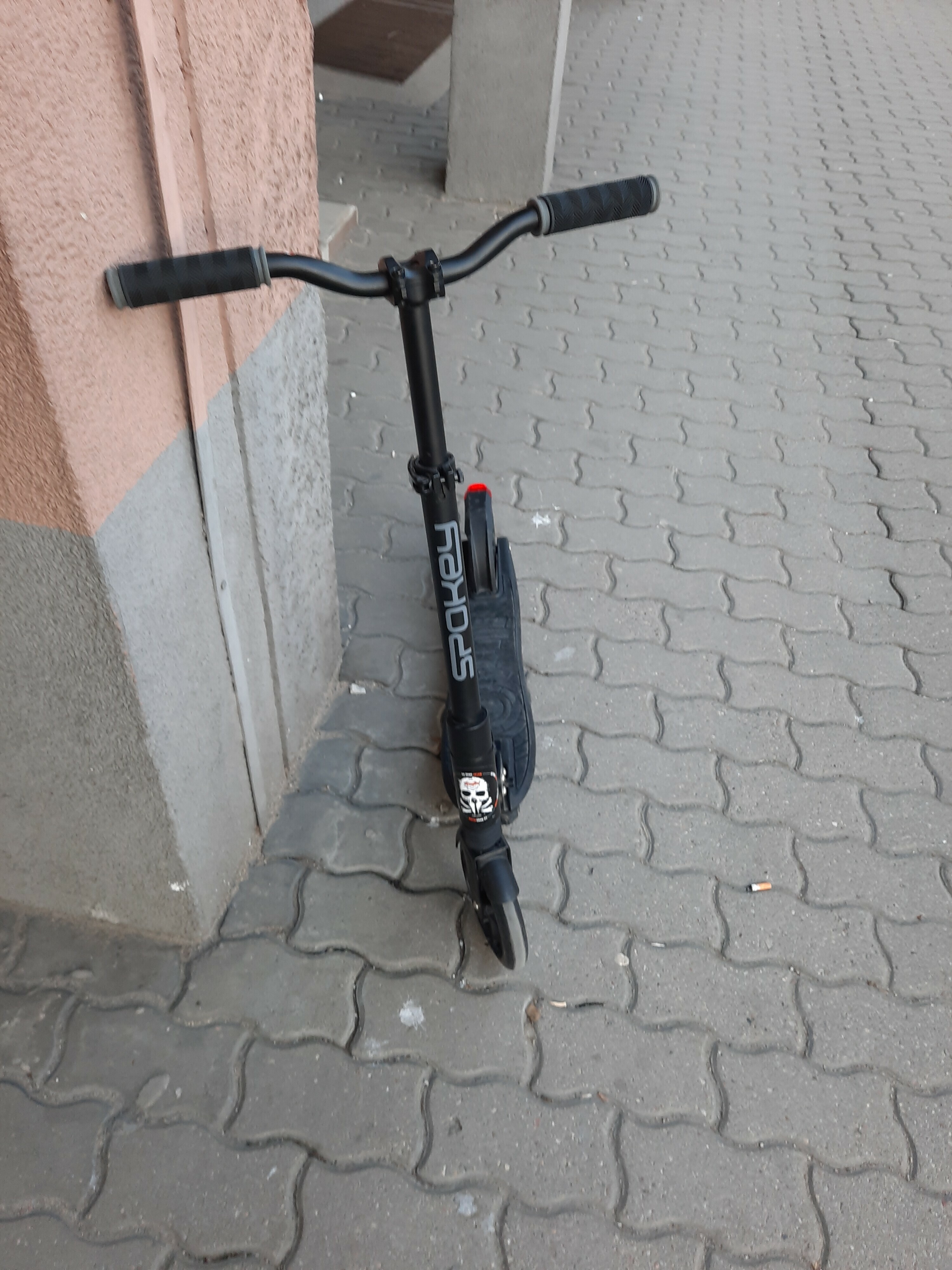 hulajnoga-elektryczna-spokey-mobius-comfort-kpl-marka-spokey