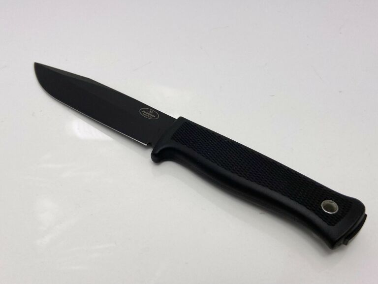 FALLKNIVEN CZARNY NÓŻ MYŚLIWSKI SURVIVAL S1 13CM