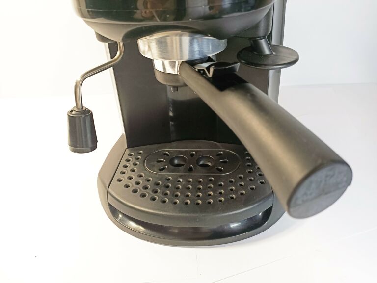 EKSPRES CIŚNIENIOWY DELONGHI MP EC200CD.B