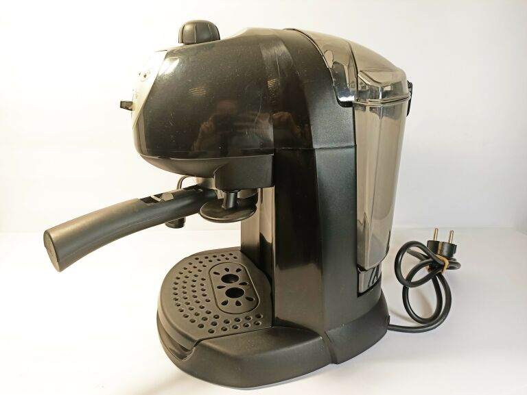 EKSPRES CIŚNIENIOWY DELONGHI MP EC200CD.B