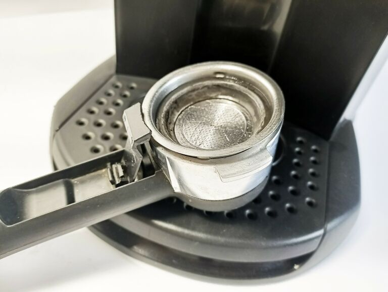 EKSPRES CIŚNIENIOWY DELONGHI MP EC200CD.B