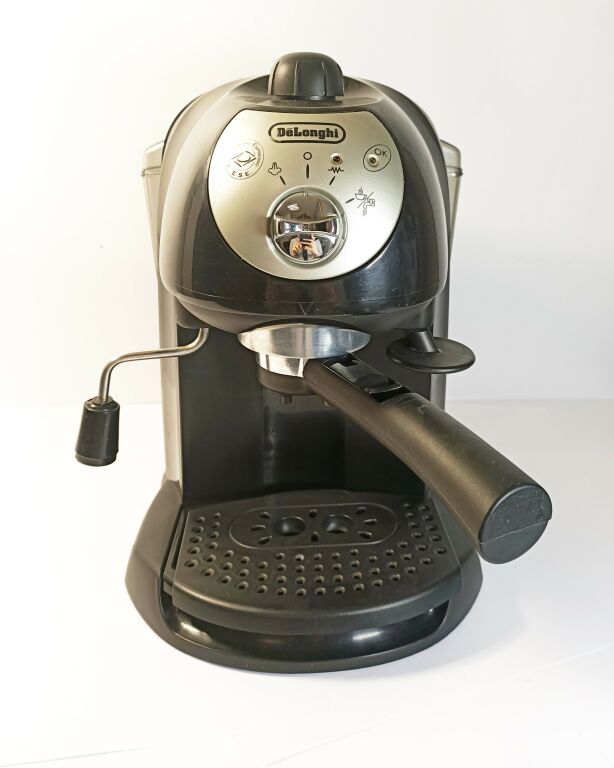 EKSPRES CIŚNIENIOWY DELONGHI MP EC200CD.B
