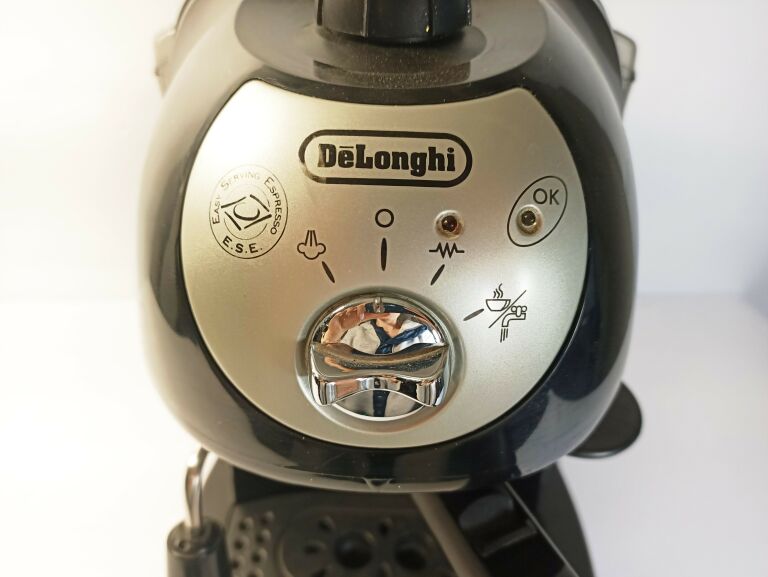 EKSPRES CIŚNIENIOWY DELONGHI MP EC200CD.B