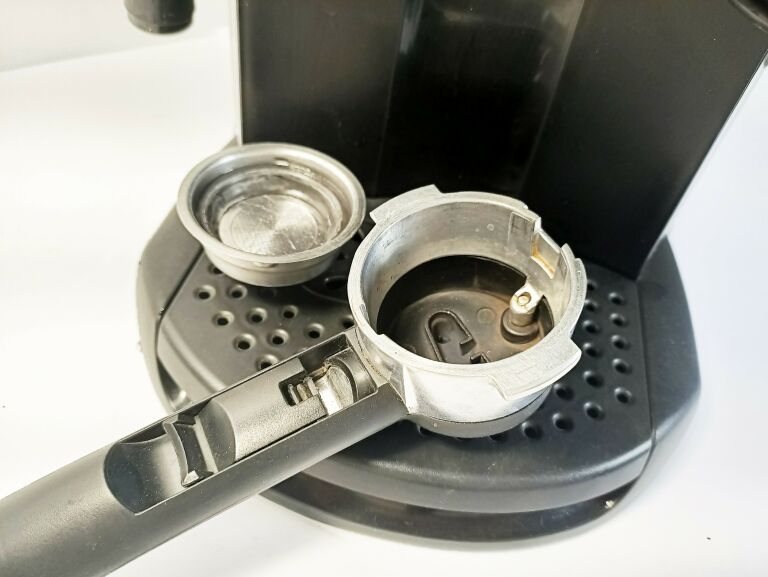 EKSPRES CIŚNIENIOWY DELONGHI MP EC200CD.B