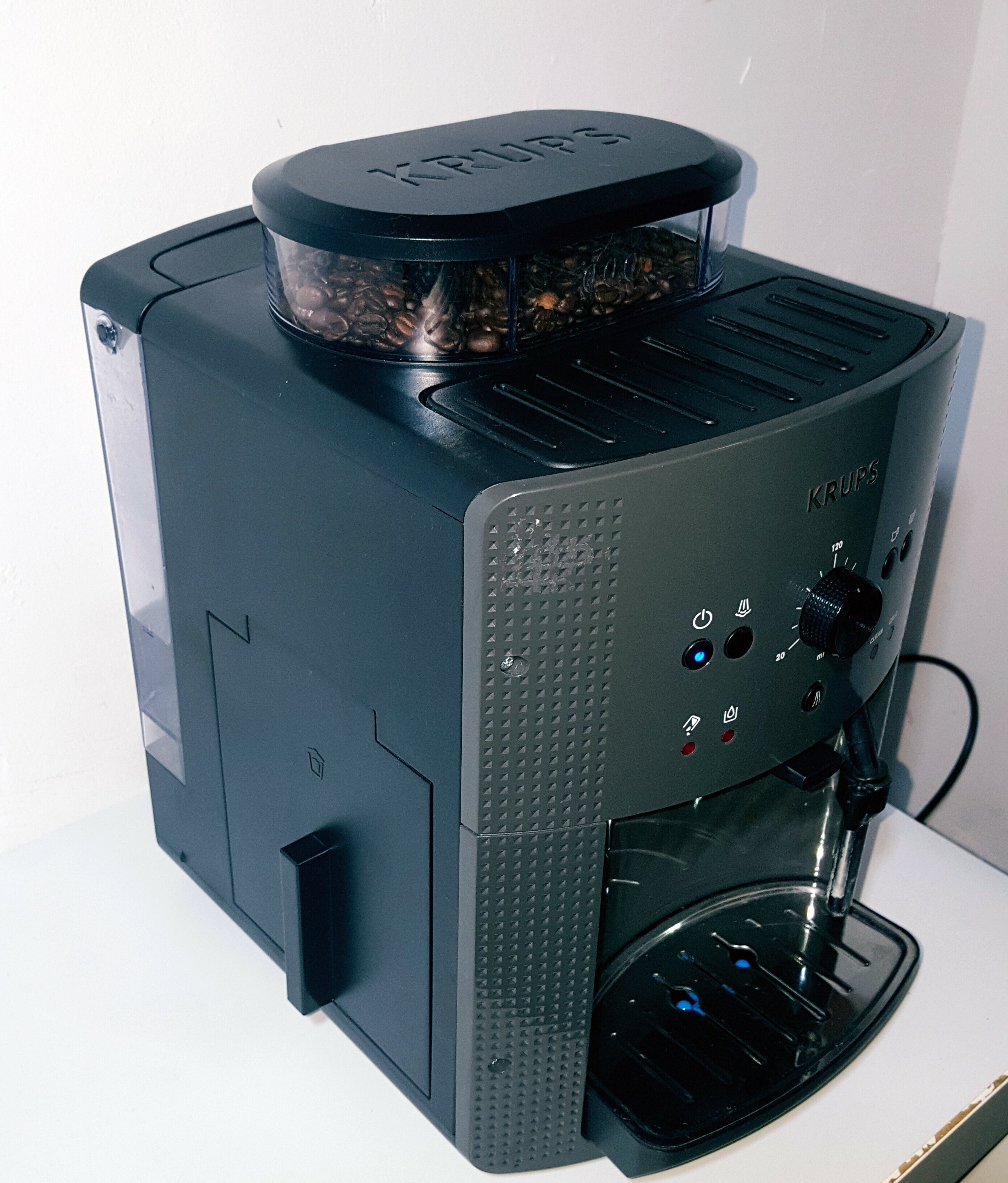 ekspres-do-kawy-krups-ea81-ean-gtin-0010942215714