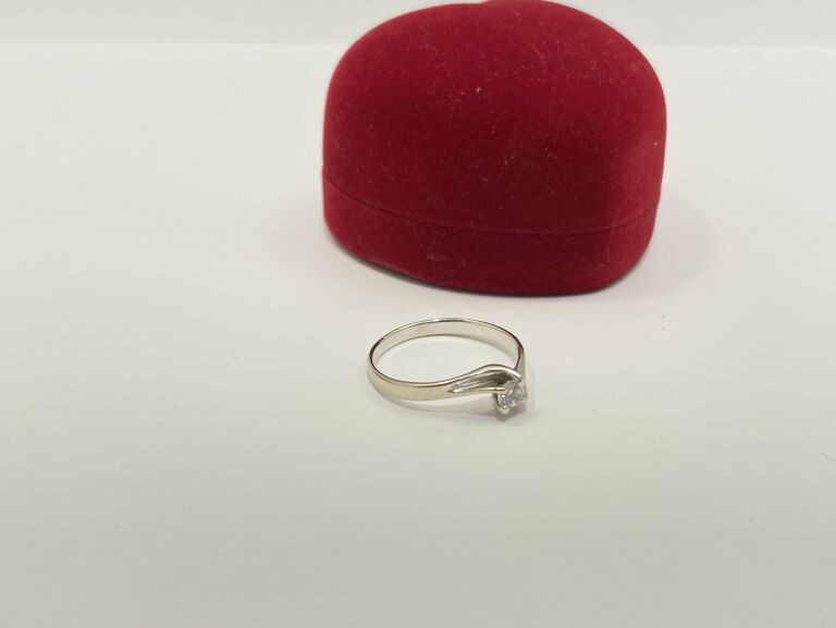 piekny-zloty-pierscionek-585-biale-zloto-r14-rodzaj-wyrob-jubilerski