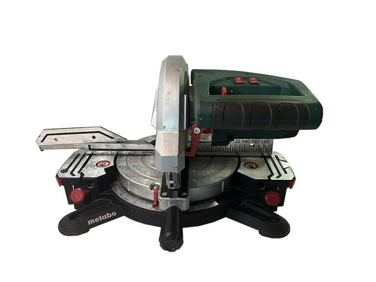 PIŁA UKOŚNA METABO KS 216 M LASERCUT 1100W