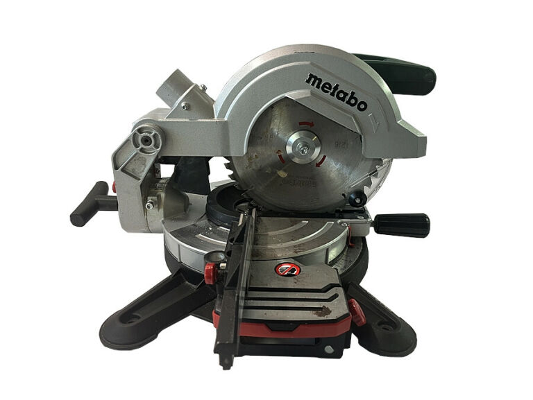 PIŁA UKOŚNA METABO KS 216 M LASERCUT 1100W