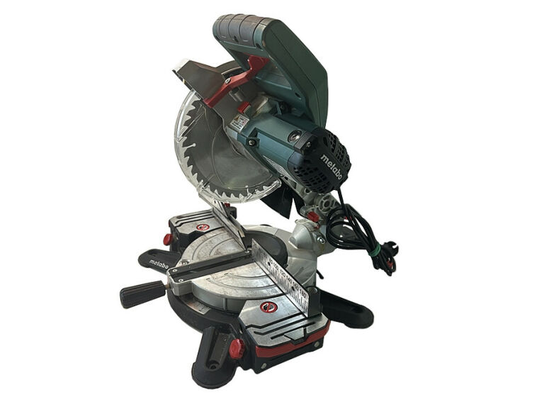 PIŁA UKOŚNA METABO KS 216 M LASERCUT 1100W