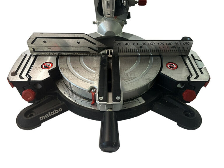 PIŁA UKOŚNA METABO KS 216 M LASERCUT 1100W