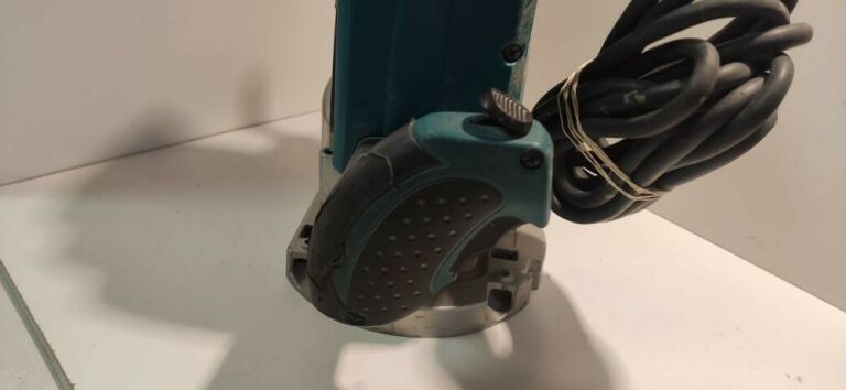 FREZARKA MAKITA RP1800F