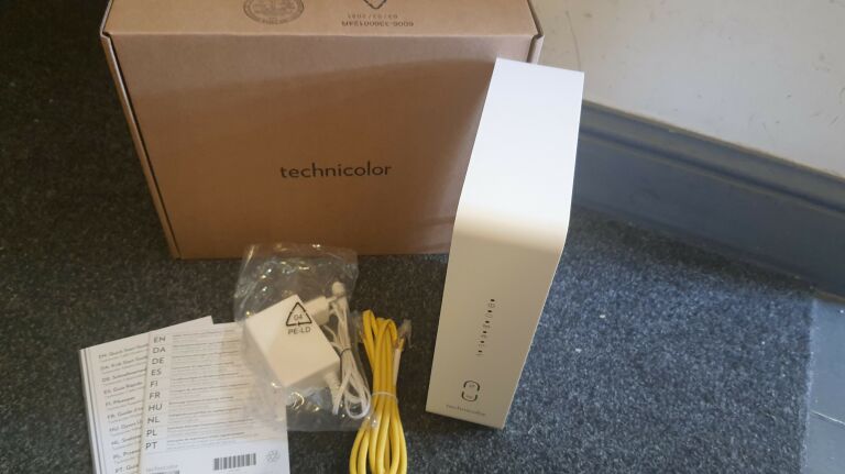 ROUTER TECHNICOLOR CGA2121 KPL