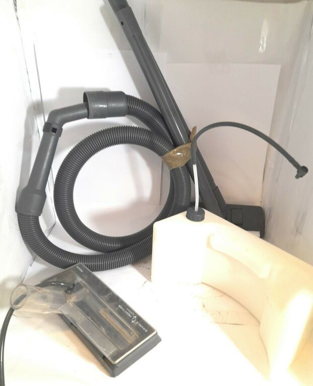 odkurzacz-pioracy-philips-triathlon-1400-fc-6841-moc-1400