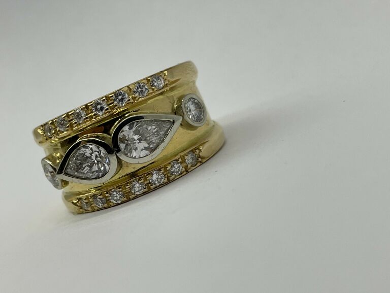 18-karatowy-pierscionek-diamenty-1790-marka-inna-marka