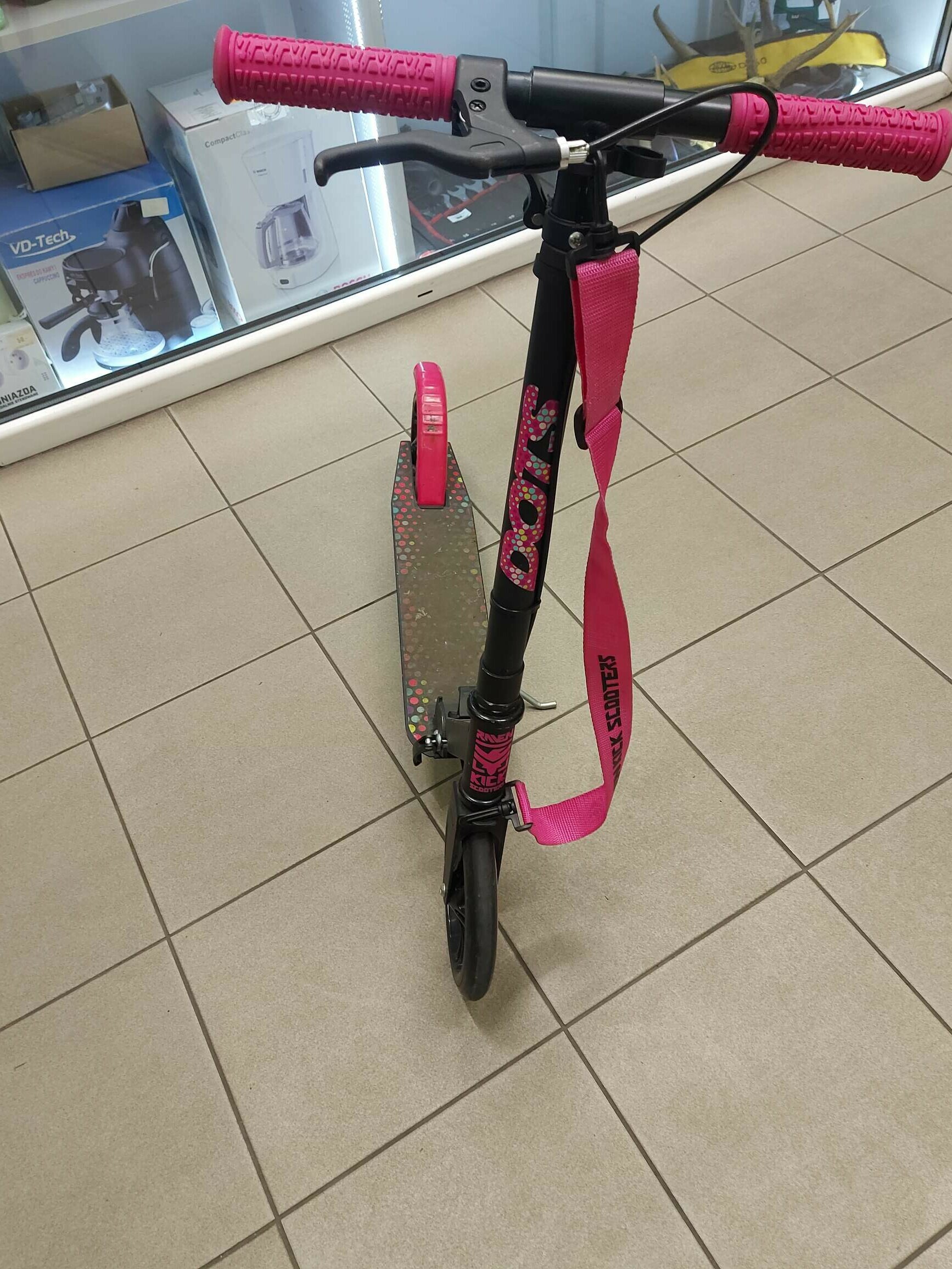 hulajnoga-skladana-raven-dots-black-z-hamulcem-rodzaj-dwukolowa