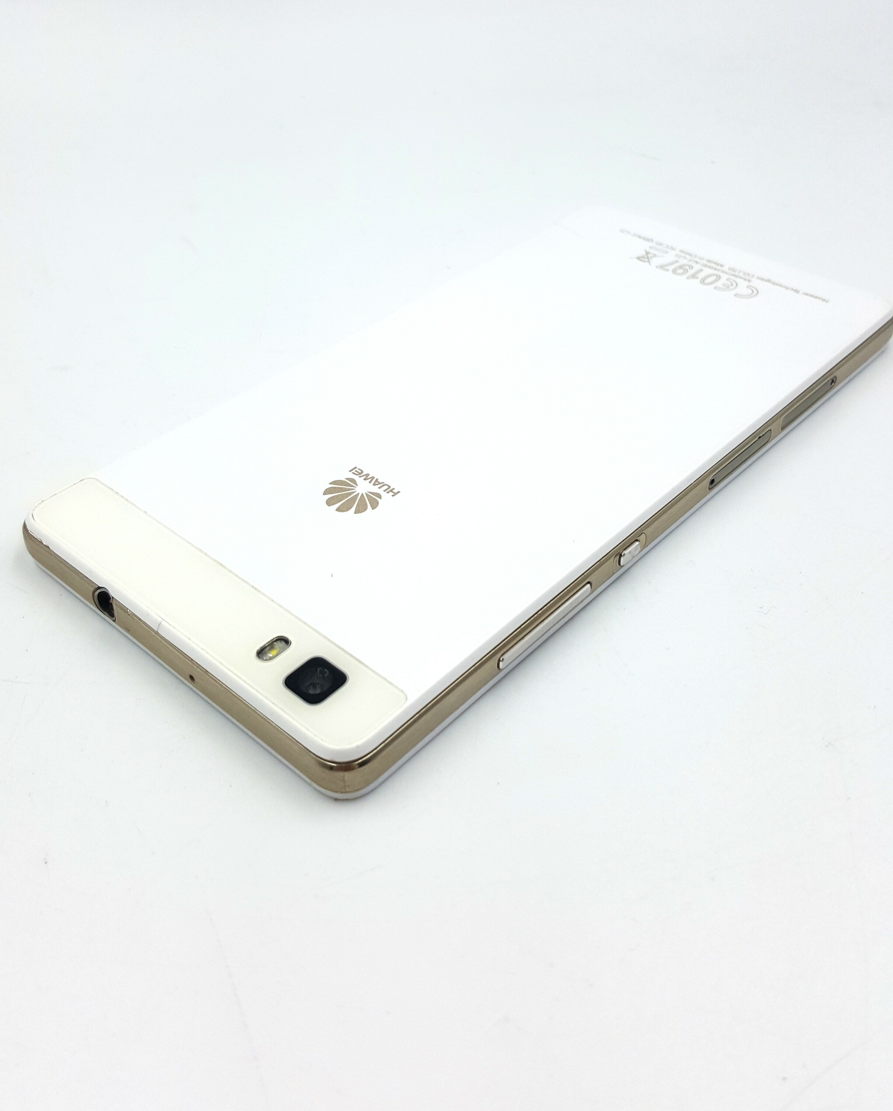 huawei-p8-lite-uszkodzony-lcd-ladny-kod-producenta-ale-l21