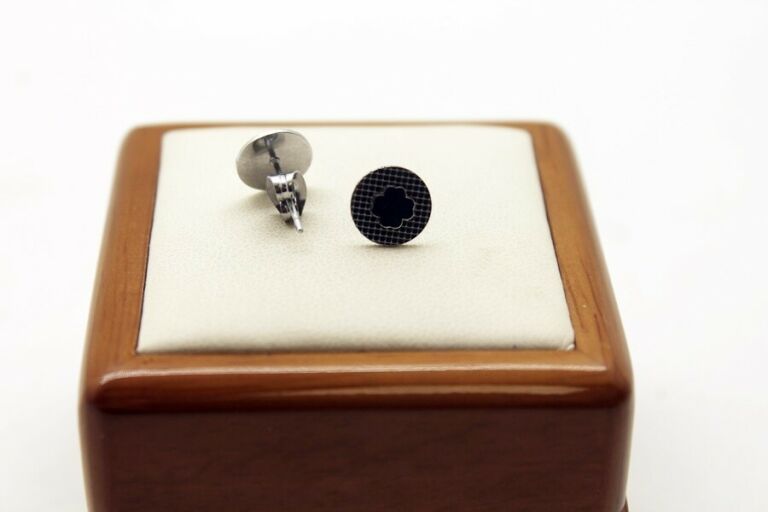 kolczyki-stal-chirurg-srebrny-kolor-koniczyna-marka-bez-marki