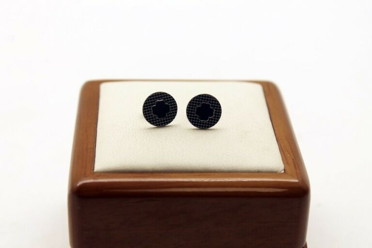 kolczyki-stal-chirurg-srebrny-kolor-koniczyna-traugutta-85-wroclaw