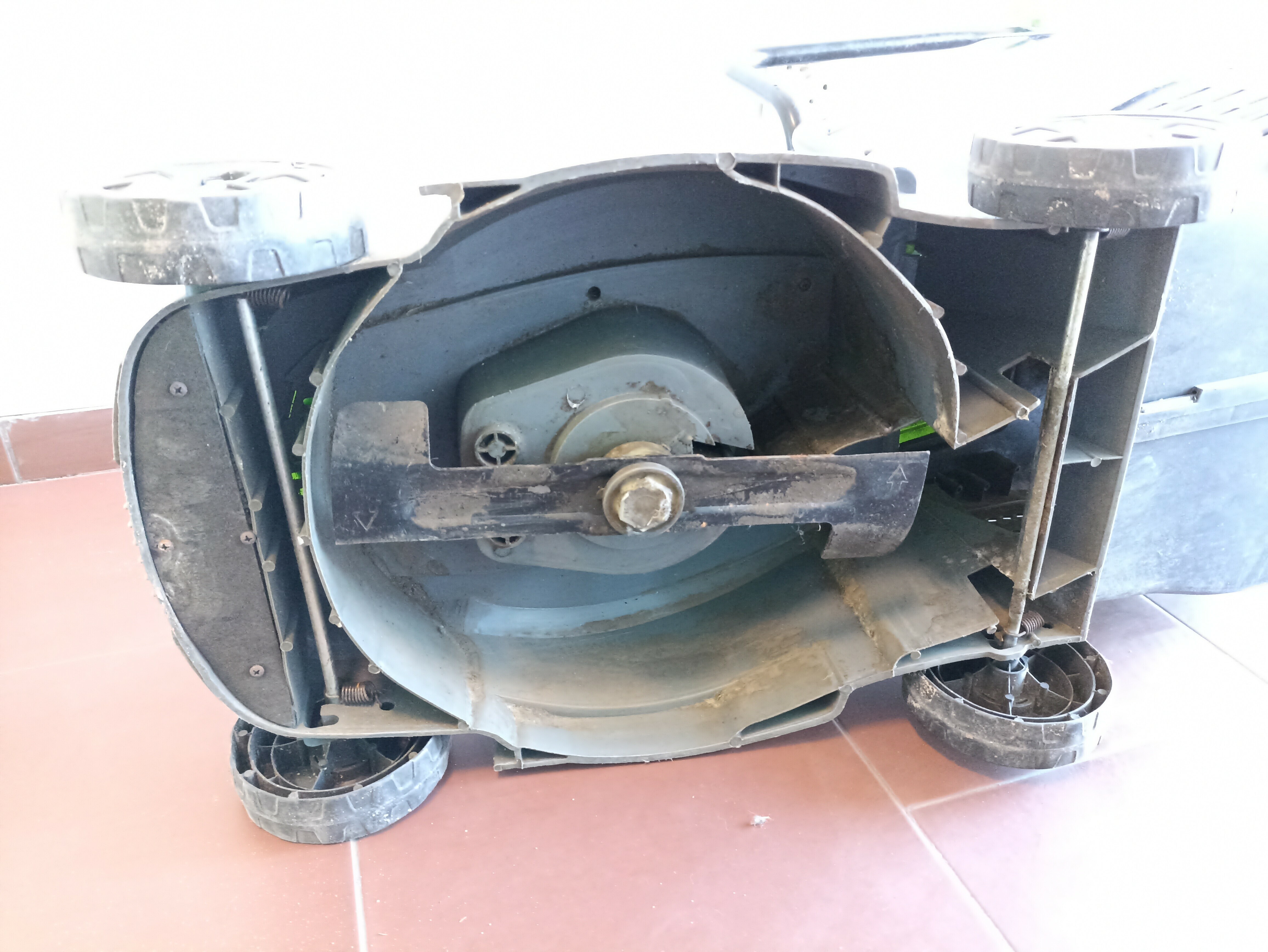 kosiarka-elektryczna-gardenic-ht7601b-021-pojemnosc-kosza-25