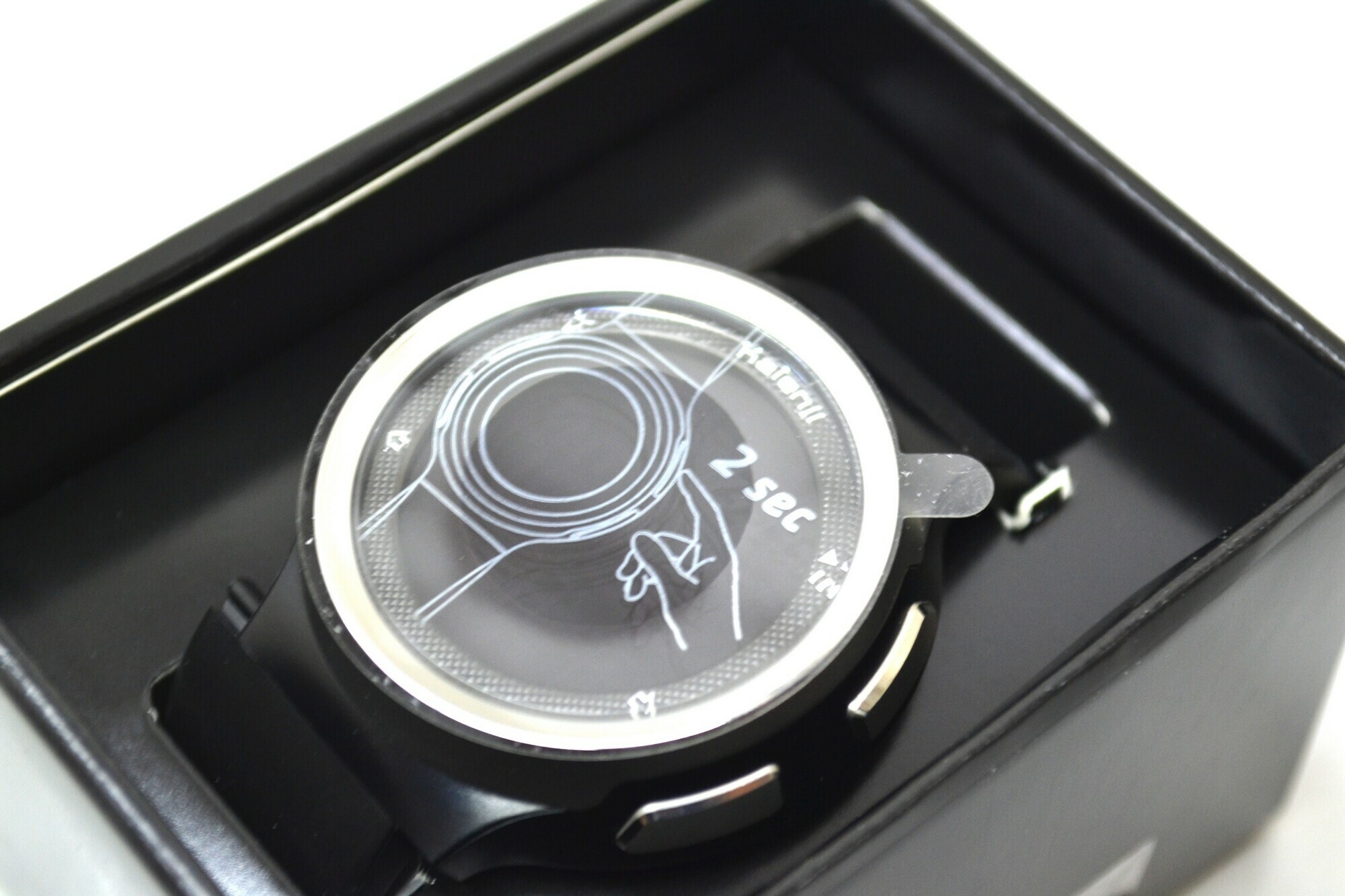 zegarek-do-biegania-kalenji-w900-czarny-funkcje-datownik