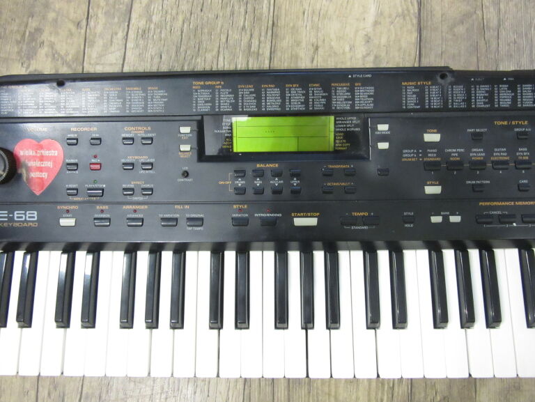 KEYBOARD E-68 ROLAND