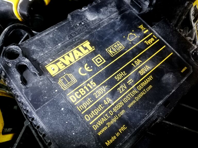 dewalt-18v-lithium-ion-product-id-8da32d93-1254-4756-99a3-aa659ea87f6b