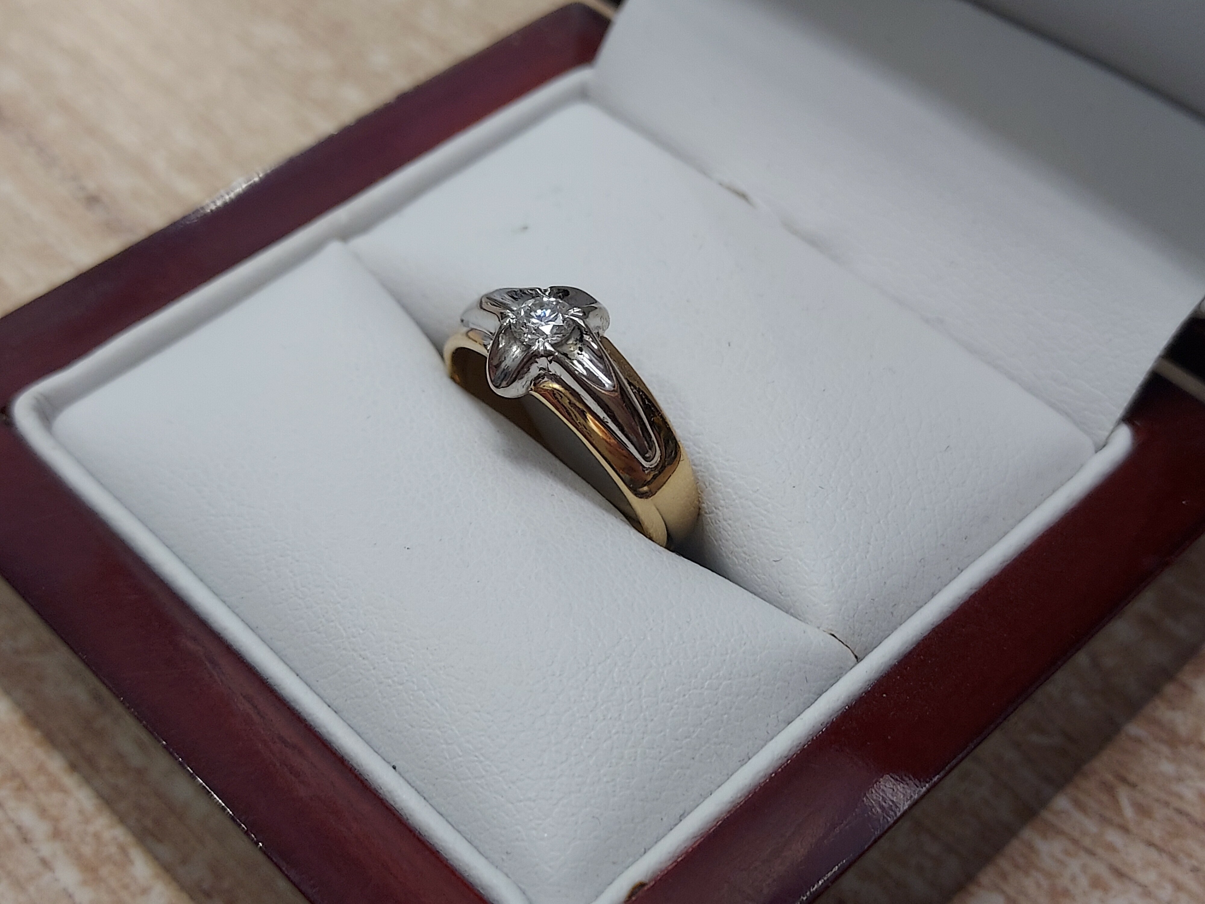 zloty-pierscionek-z-diamentami-pr-585-14k-014-ct-kamien-brylant