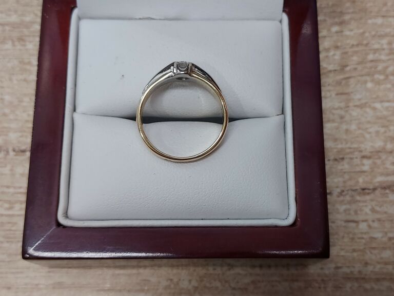 zloty-pierscionek-z-diamentami-pr-585-14k-014-ct-kolor-dominujacy-zloty