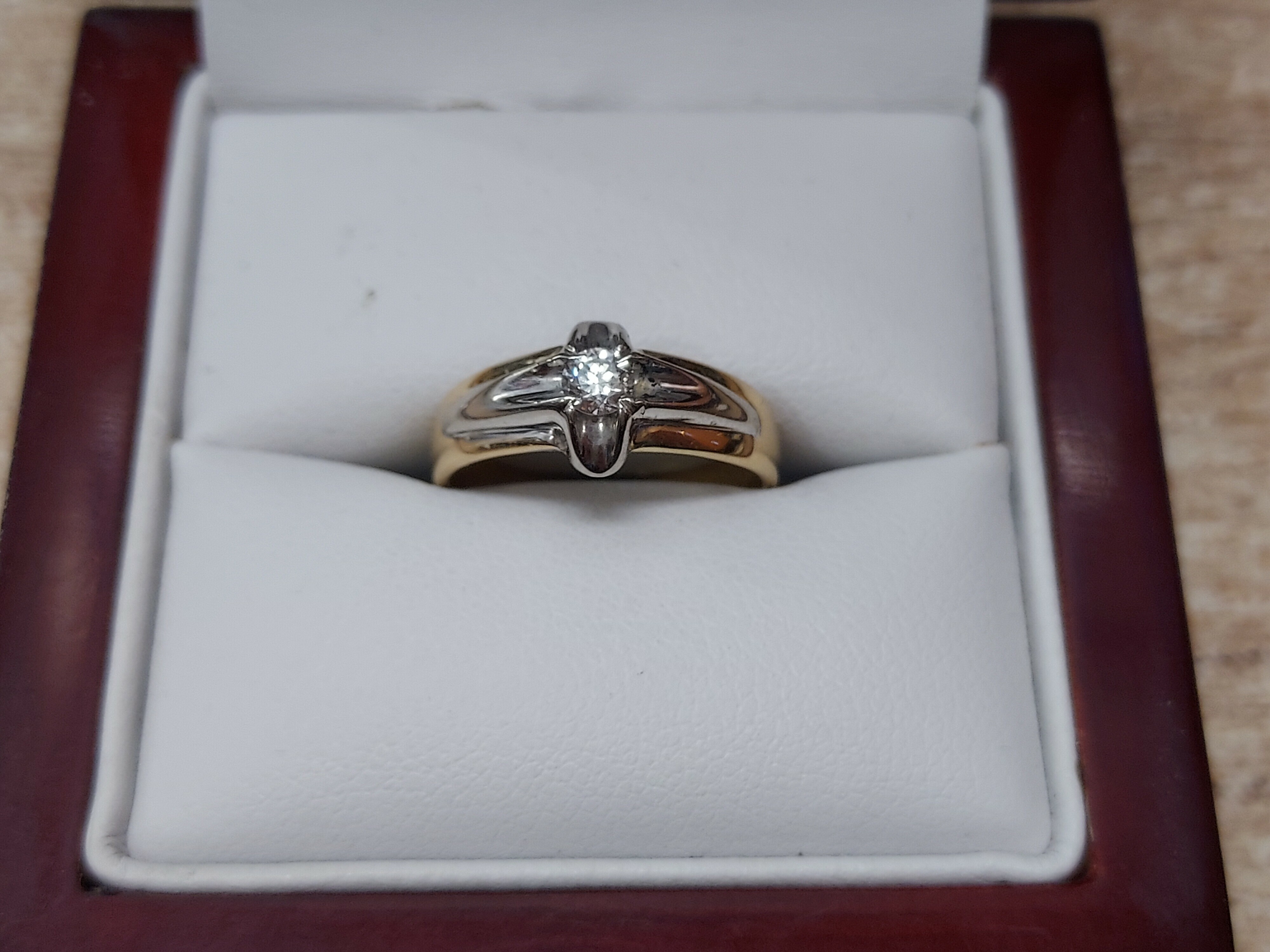 zloty-pierscionek-z-diamentami-pr-585-14k-014-ct-rodzaj-wyrob-jubilerski