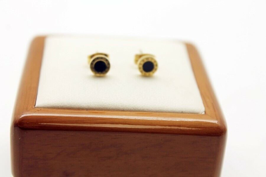 kolczyki-zlote-stal-chirurgiczna-czarne-oczko-ean-gtin-5905884053683