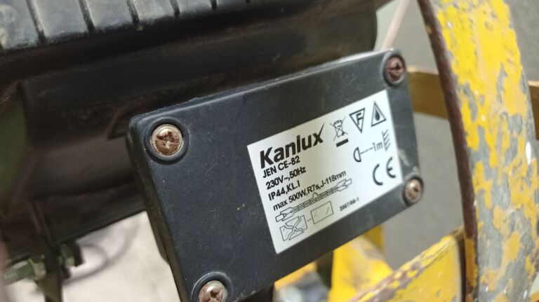 NAŚWIETLACZ KANLUX JEN CE-82 ZE STOJAKIEM