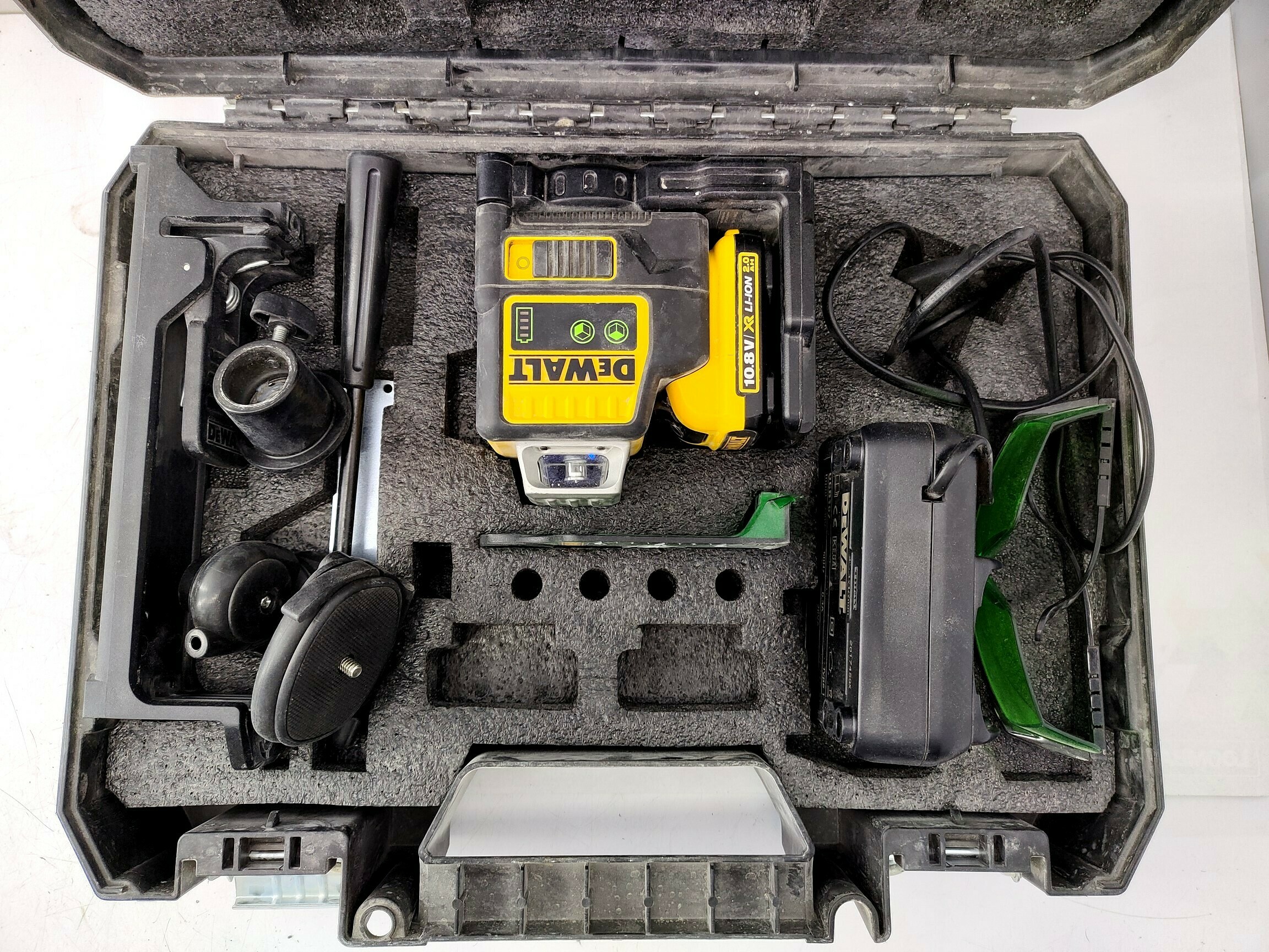 LASER KRZYŻOWY DEWALT DCE089 KOMPLET | Lasery krzyżowe | Loombard.pl