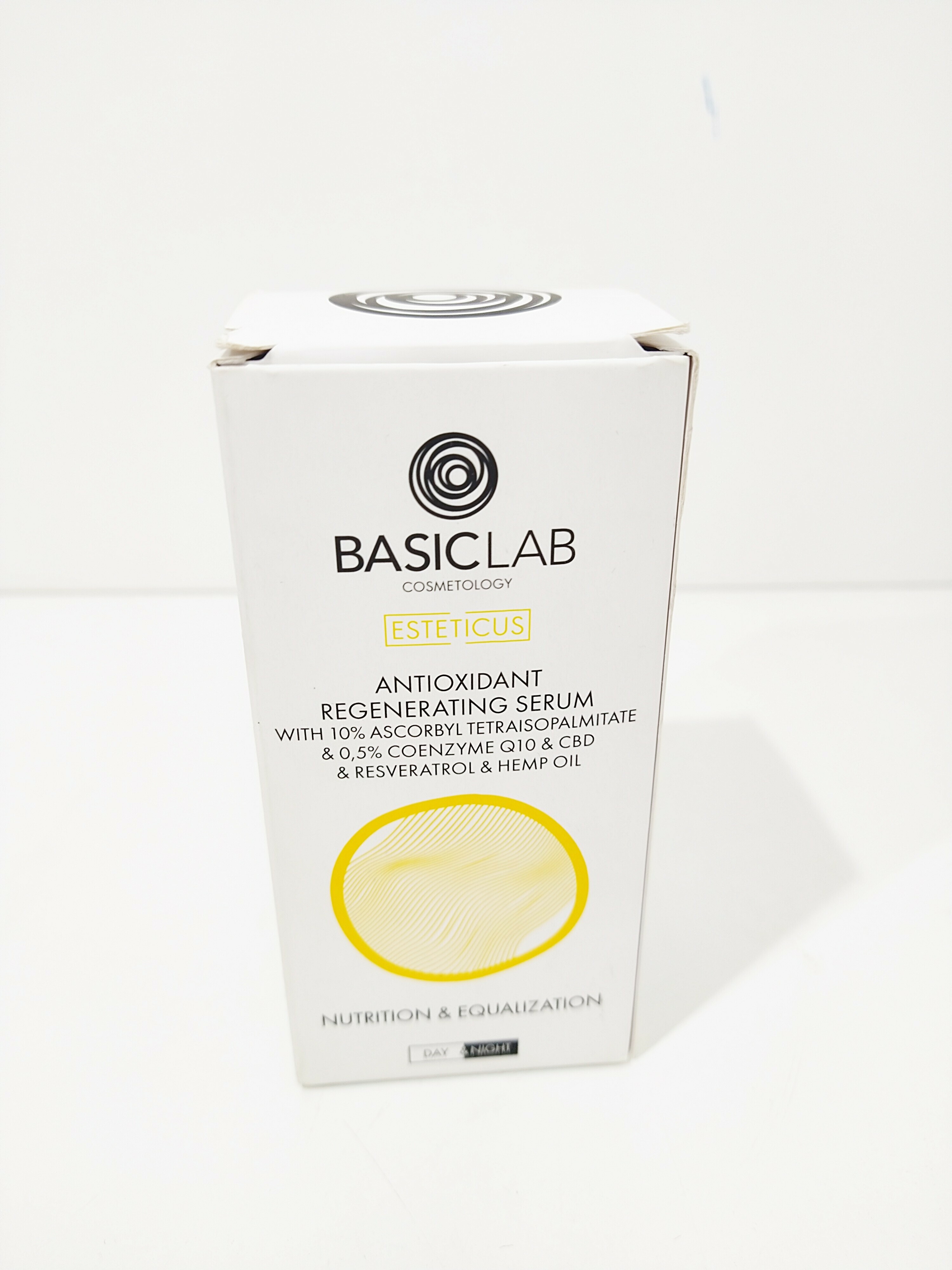 BASICLAB ANTYOKSYDACYJNE SERUM REGENERUJĄCE Serum Loombard.pl