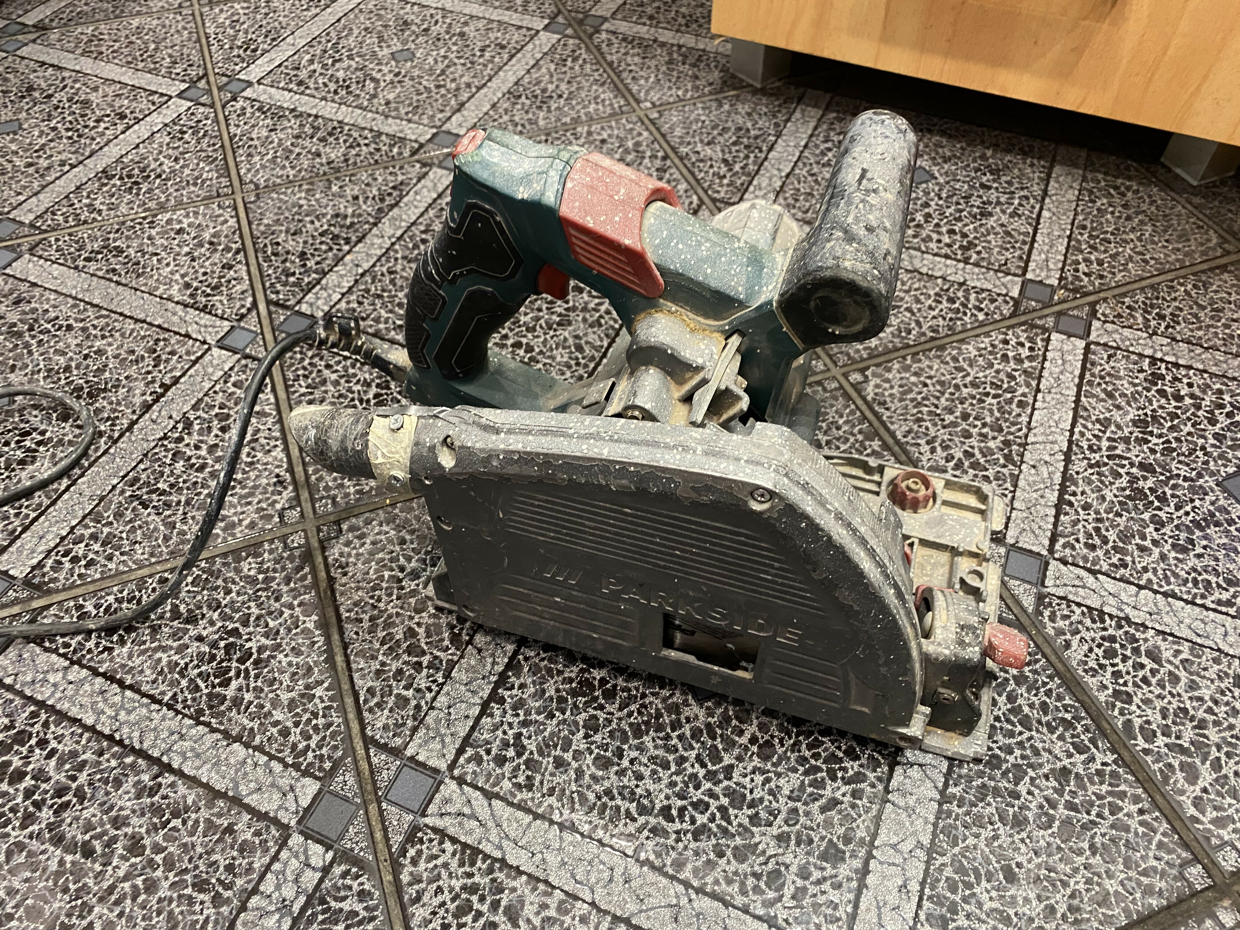 pilarko-zaglebiarka-parkside-ptss-1200-c2-okazja-stan-uzywany