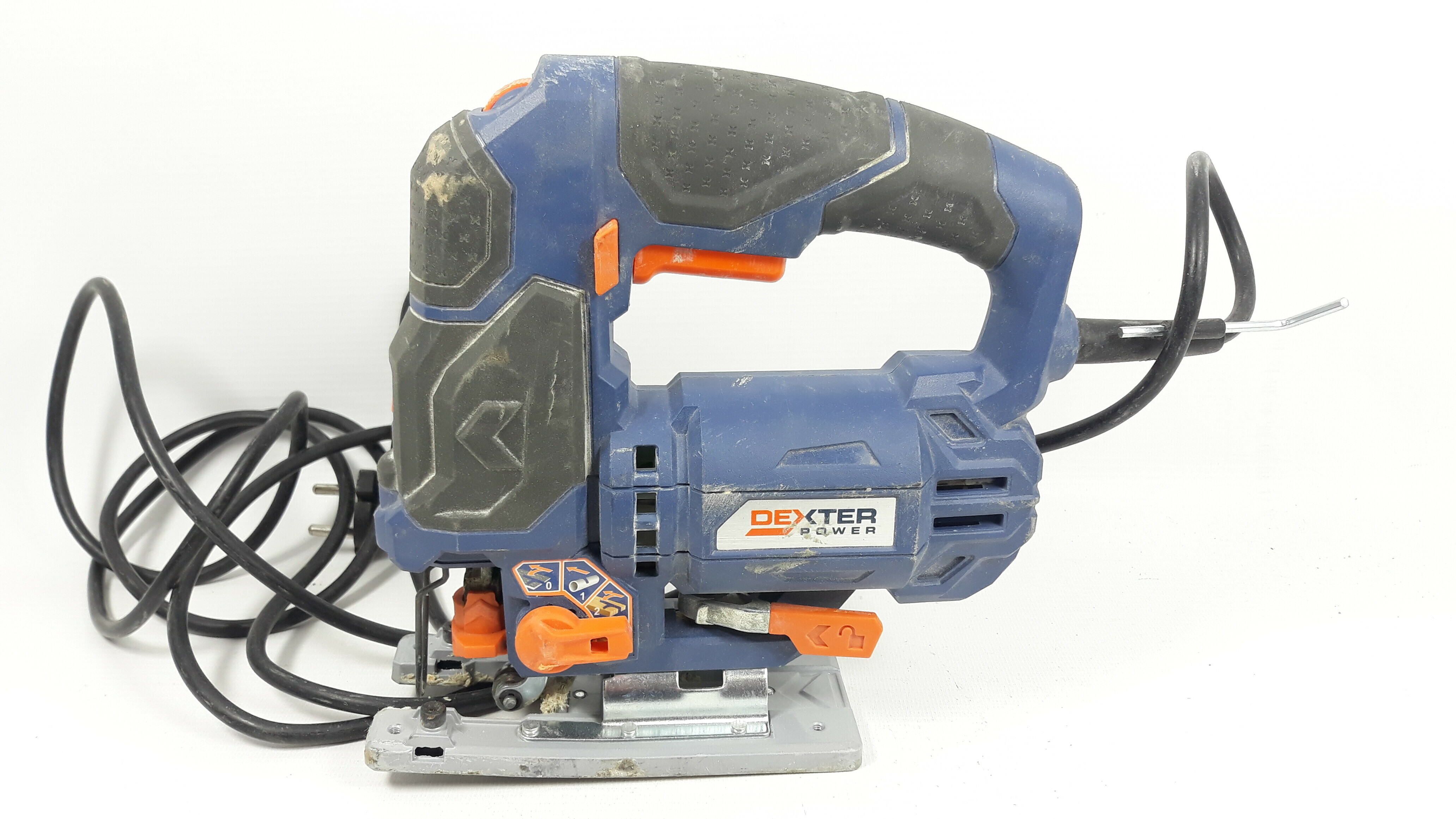 wyrzynarka-dexter-power-nc750js-zasilanie-sieciowe