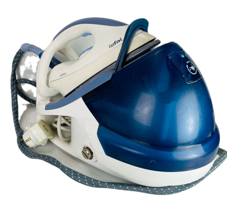 ŻELAZKO ZE STACJĄ PAROWĄ TEFAL GV7150